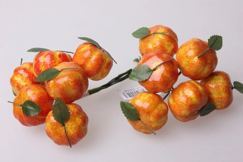 1143  Тыква желтая 3см (12 пучков по 6 шт) QXL 152