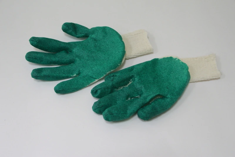 Перчатки х/б 4 нити обливная ладонь 1 слой / 10 /