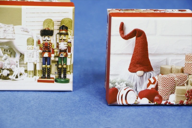 Коробка НГ КВАДРАТ 9,5*9,5*5,5см 12шт/уп