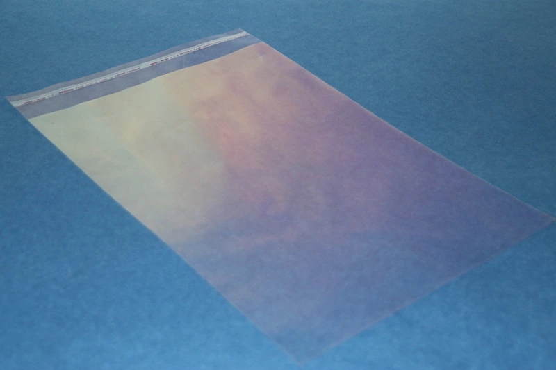 Пакет прозрачный со скотчем 27х38см