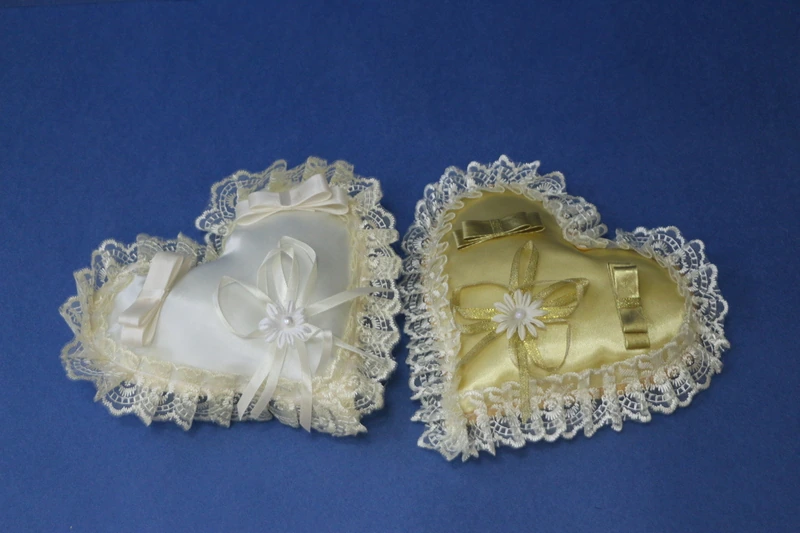 Подушечка для колец сердце