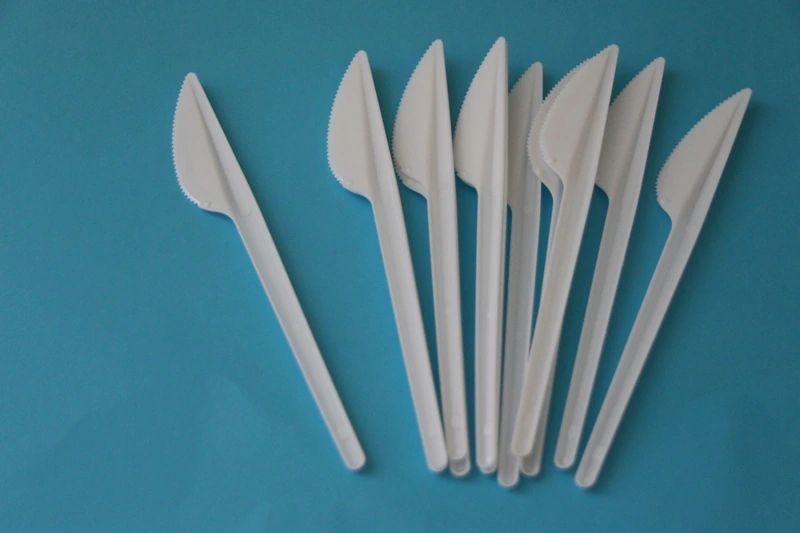 Нож столовый белый (12 шт) / 50