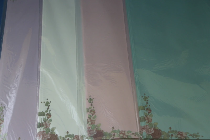 Бумага с цветочной каймой 60х60см 20лист 50мкм