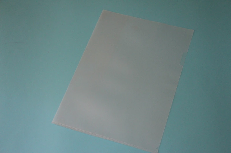 Папка-уголок плотн. А4 прозрачная