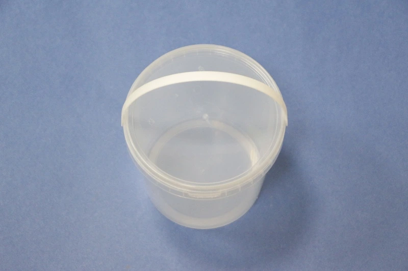 Ведро 2,8 л прозрачное с крышкой / 100