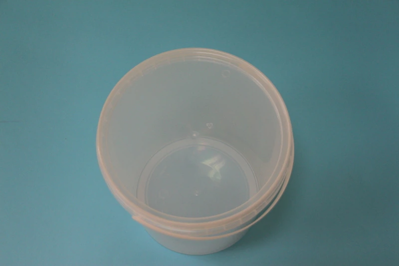 Ведро 3,3 л прозрачное с крышкой / 90