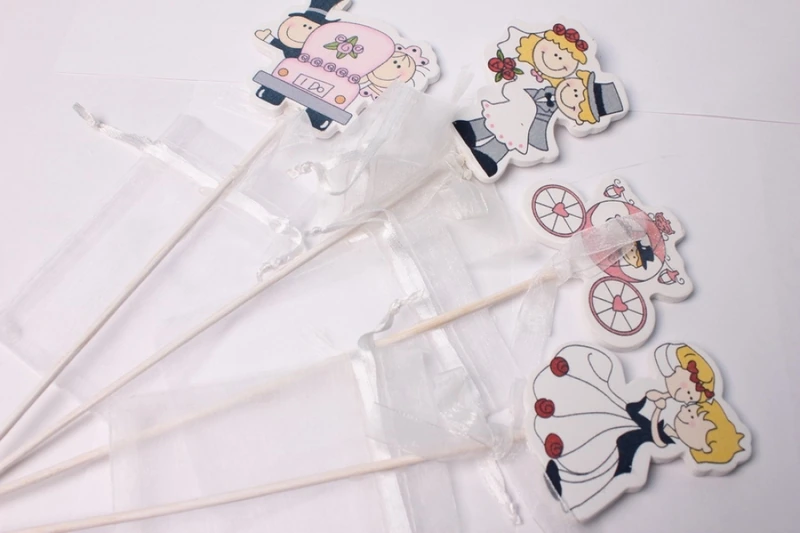 7759 Вставка Молодожены в карете (12 шт в уп)